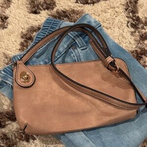 Chic Tan Shoulder Bag